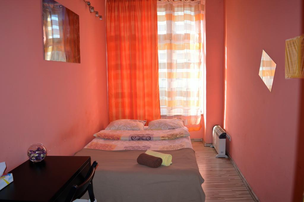 Honey Hostel Krakow Exterior photo